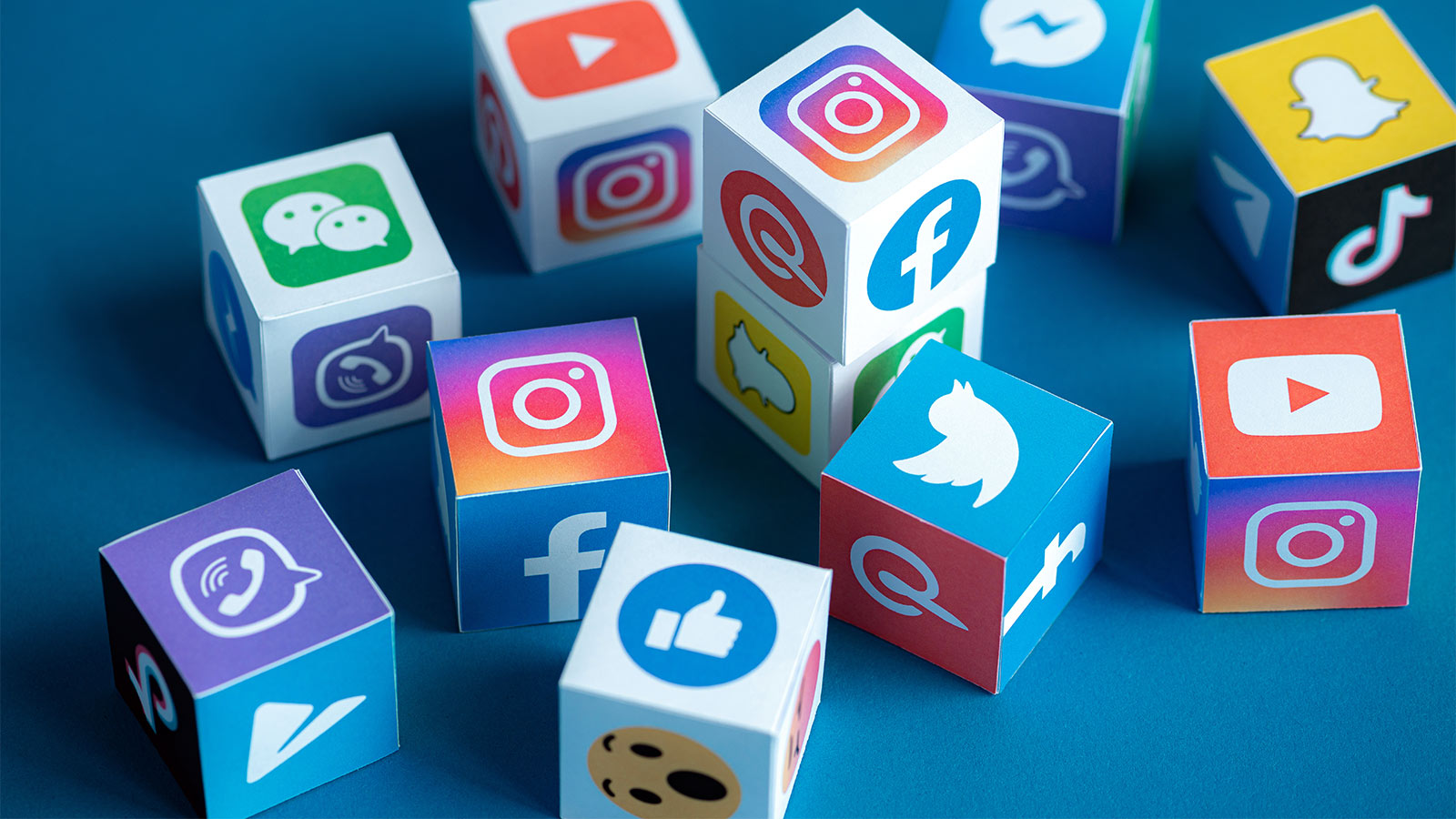 Blocks with social media icons
